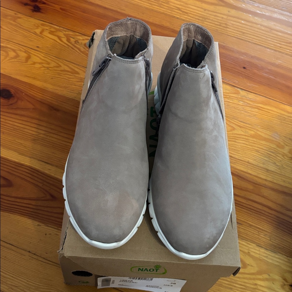 Naot Light Brown Ankle Boots